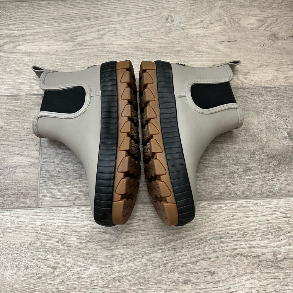 Sperry Chelsea Rainboots